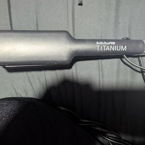 BaBylissPRO Titanium Hair Straightener - Black